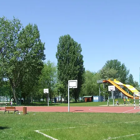 Holiday home Panni Nyaralo Koezel A Parthoz Balatonboglar