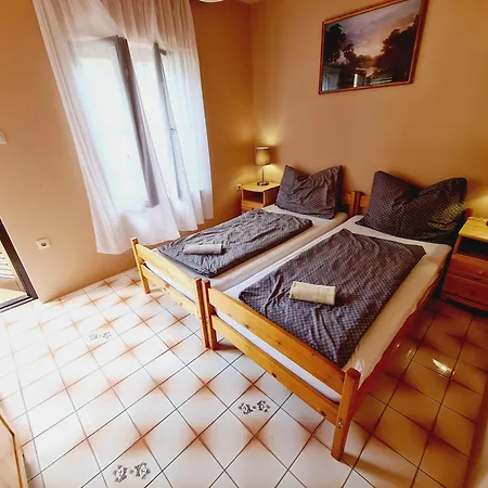 Holiday home Panni Nyaralo Koezel A Parthoz *