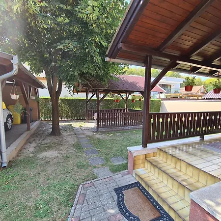 Holiday home Panni Nyaralo Koezel A Parthoz *