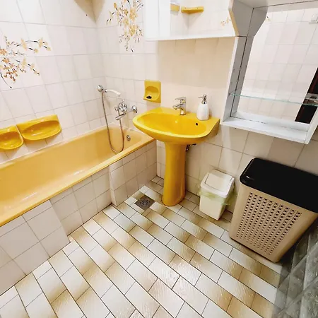 Panni Nyaralo Koezel A Parthoz Holiday home *