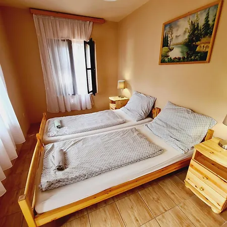 Holiday home Panni Nyaralo Koezel A Parthoz *