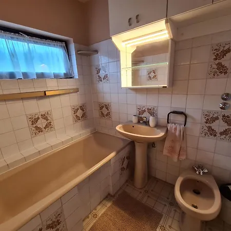 Holiday home Panni Nyaralo Koezel A Parthoz