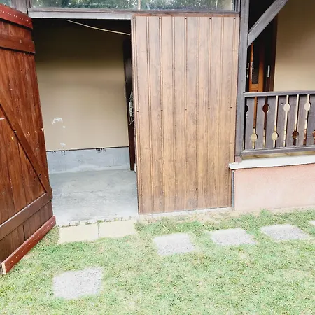 Panni Nyaralo Koezel A Parthoz Holiday home